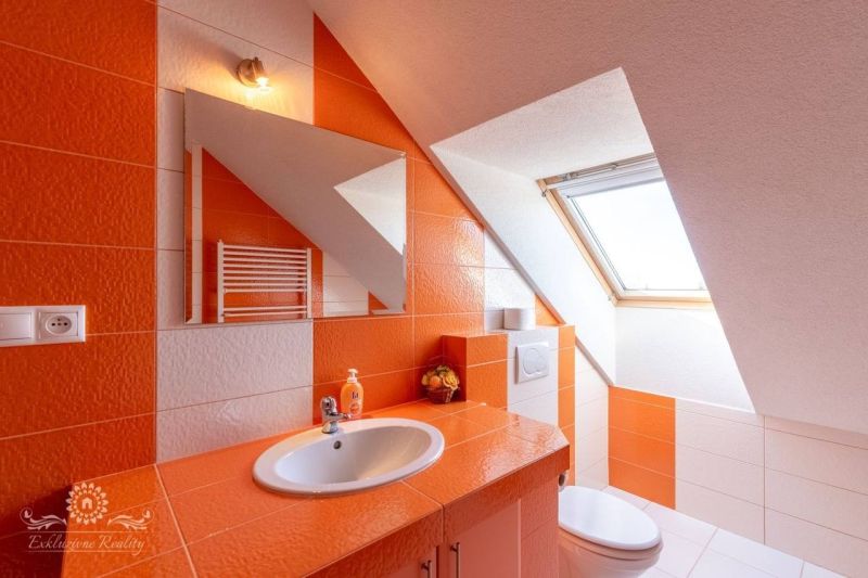 Sale Four+ bedroom apartment, Four+ bedroom apartment, Pullmanova, Pop