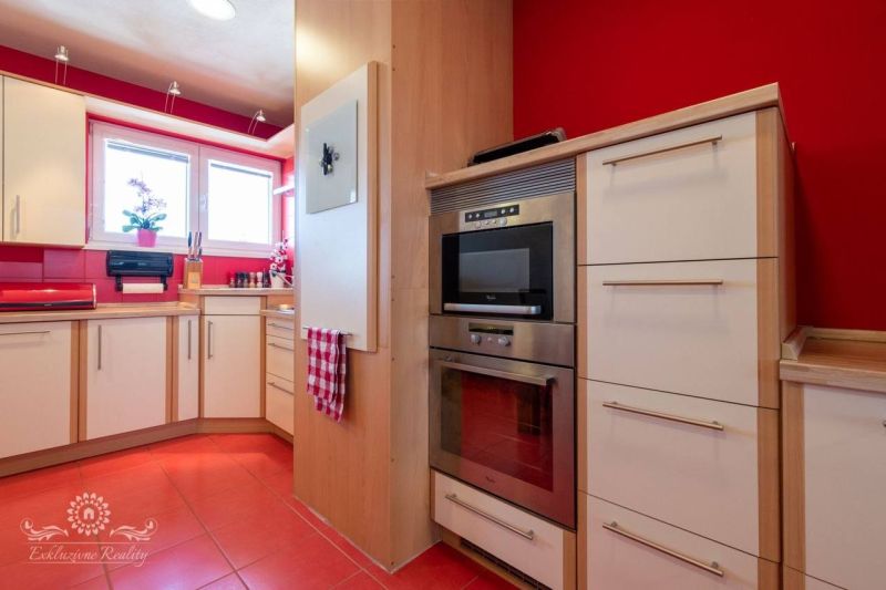 Sale Four+ bedroom apartment, Four+ bedroom apartment, Pullmanova, Pop